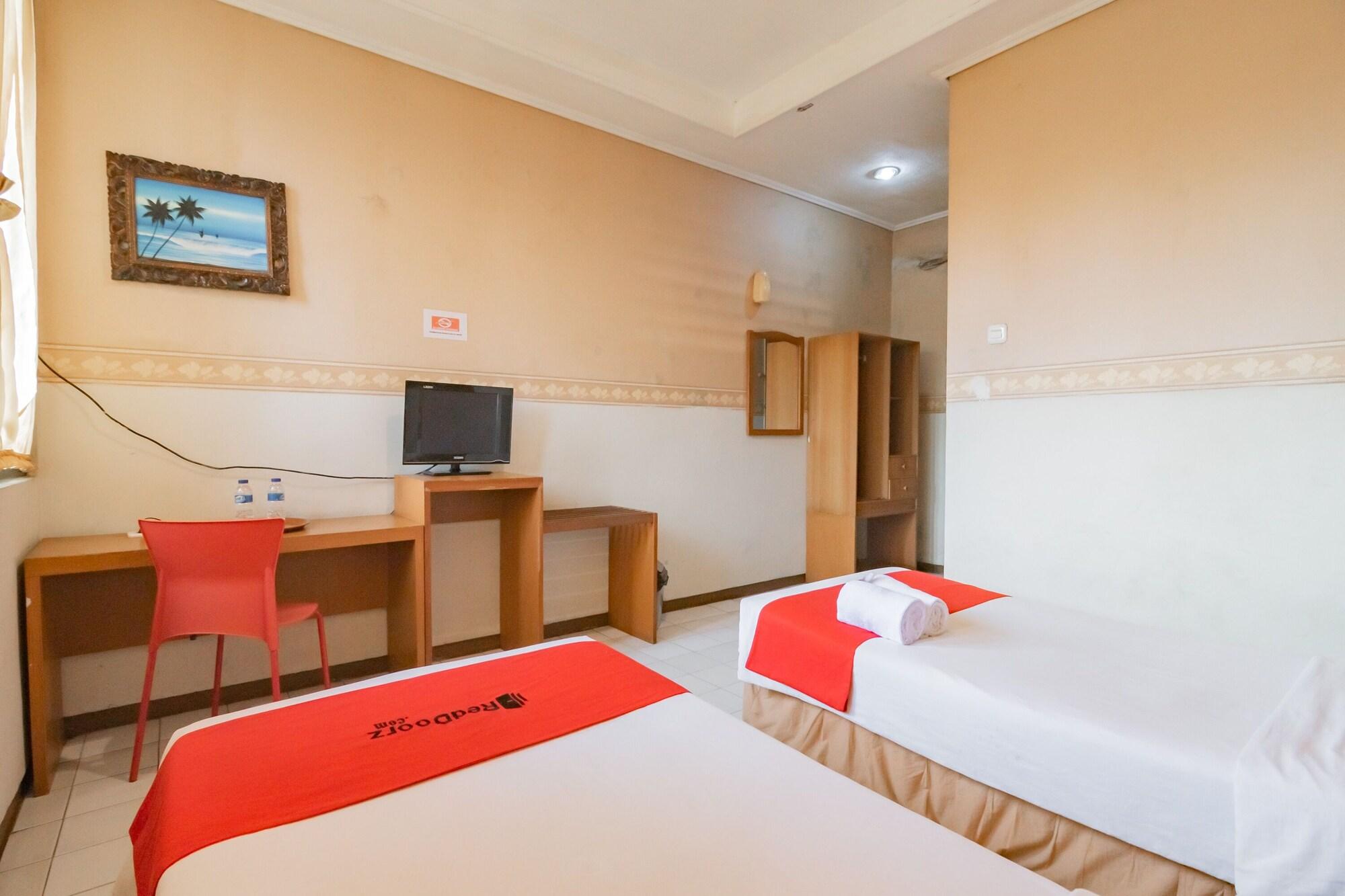 Reddoorz Plus @ Sukamulya Pasteur 2 Бандунг Экстерьер фото