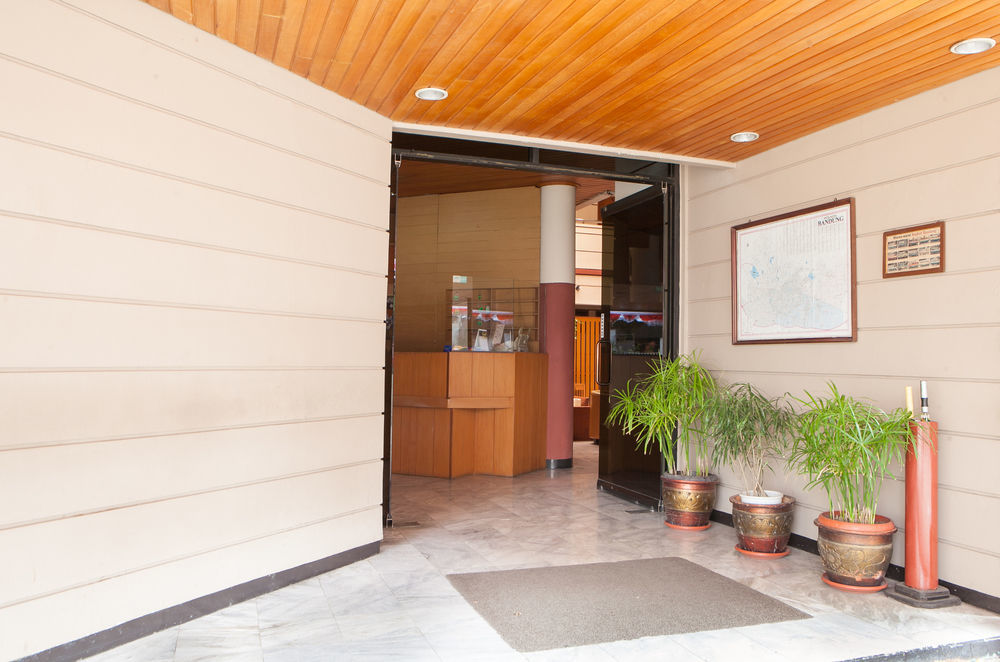 Reddoorz Plus @ Sukamulya Pasteur 2 Бандунг Экстерьер фото
